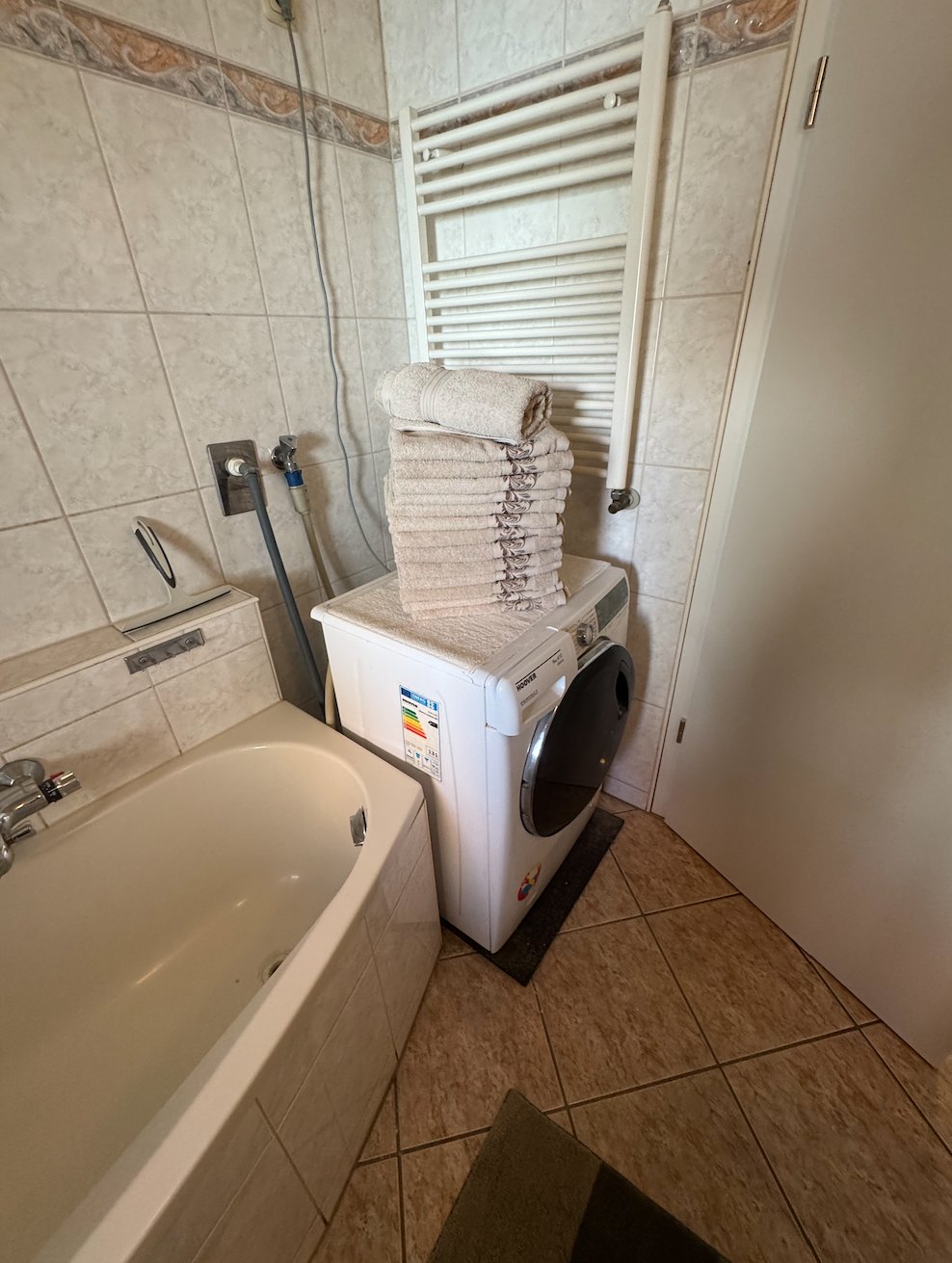 Badezimmer mit Waschmaschine Ferienhaus Dahl